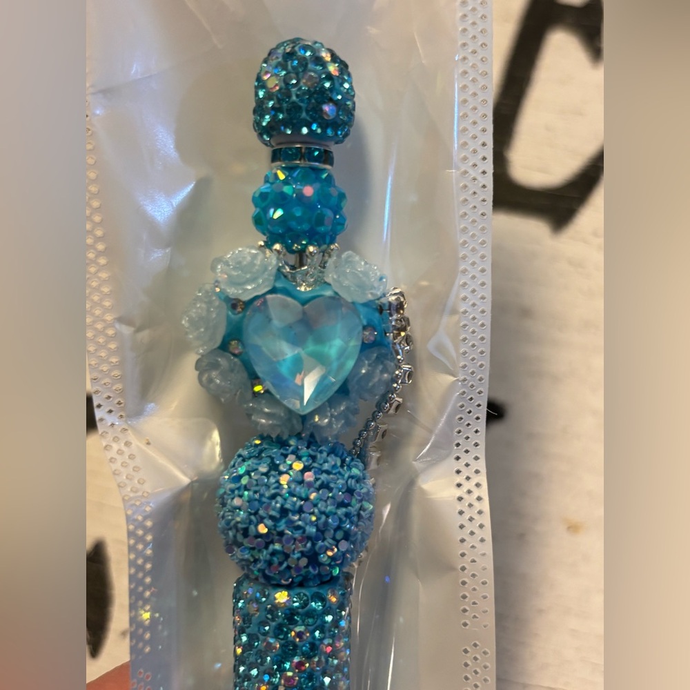 NEW Glamorous Blue Beaded Pen with elegant Heart